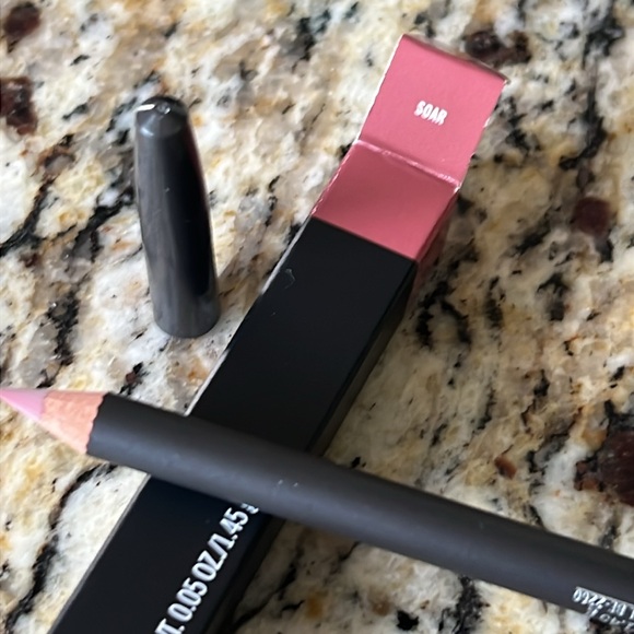 ⚡️💕Soar Mac Lip Liner BNIB - Picture 6 of 8